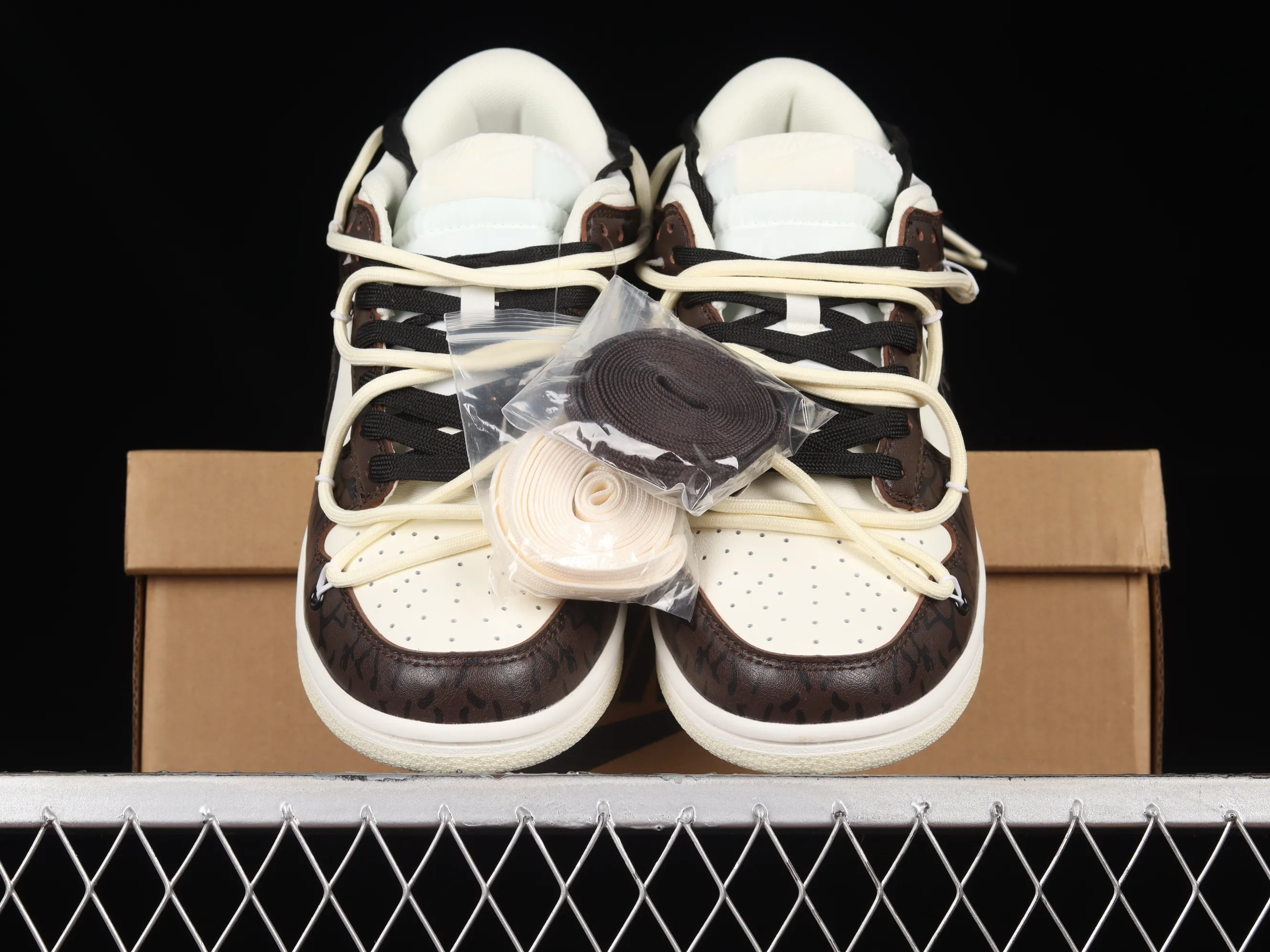 All Categories Nk SB Dunk Series Nk SB Dunk Low Low-top Sneakers Nk Dunk Low "Coconut Milk" Mocha Brown Customized version of deconstructed strap casual sneakers DJ6188-100